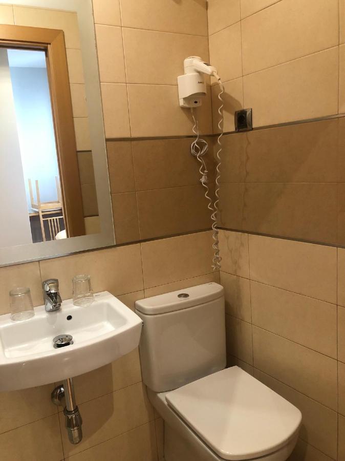 Small Double Room,1186357837:JPEG